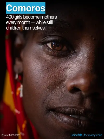 Adolescent motherhood tile for Comoros, Photo · English