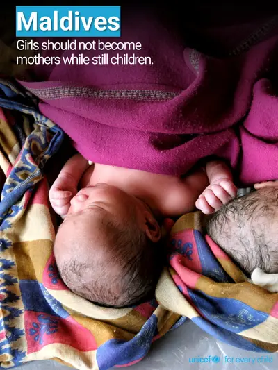 Adolescent motherhood tile for Maldives, Photo · English