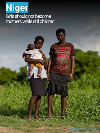 Adolescent motherhood tile for Niger, Photo · English